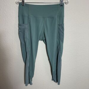 Cali Sport Sage Green Women's Leggings Size L Side Pockets Capri Mesh Calves